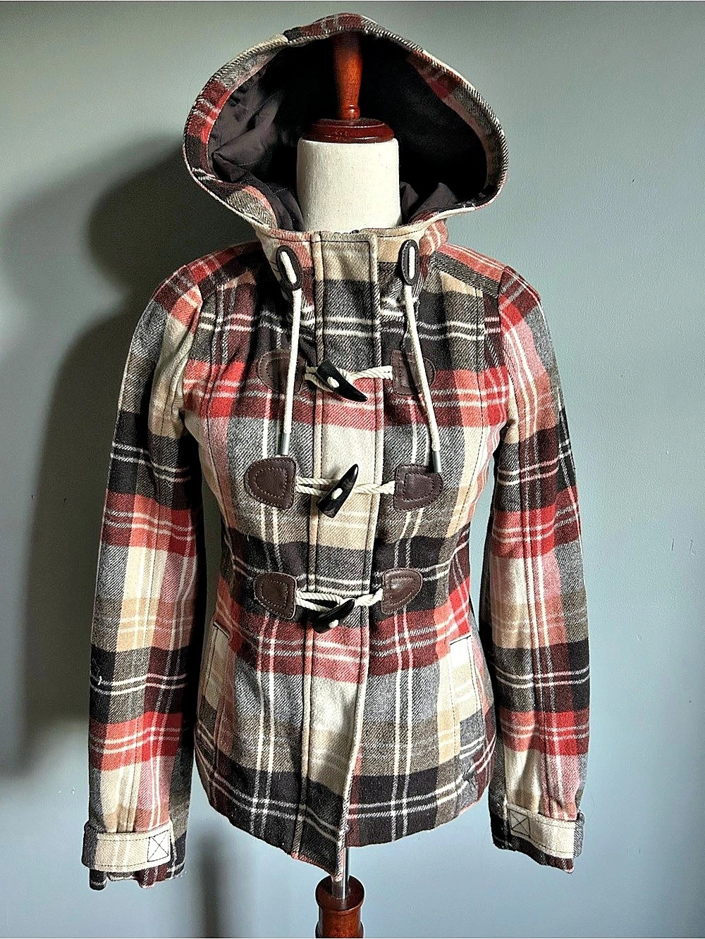 Abercrombie & Fitch Plaid Hooded Toggle Jacket in Red & Black Size XS Like New